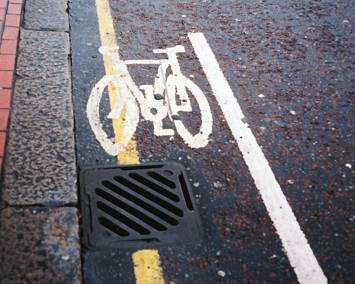 Whitehorse Road - LCN route 23 - These, gutter only, cycle lanes are only 60cm wide and have been painted on both sides of the busy A212 Whitehorse Road. The lanes are dangerous in themselves, being less than half the minimum width for a cycle lane, but they also include 50cm wide, storm drains with highly dangerous 45 degree gratings just to add insult to injury.
