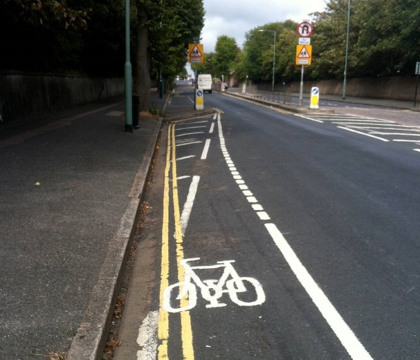 cycle lane tapers to nothing at a pinch point